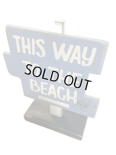画像1: THIS WEY TO THE BEACH|ハワイアン木製看板【中古品】 (1)