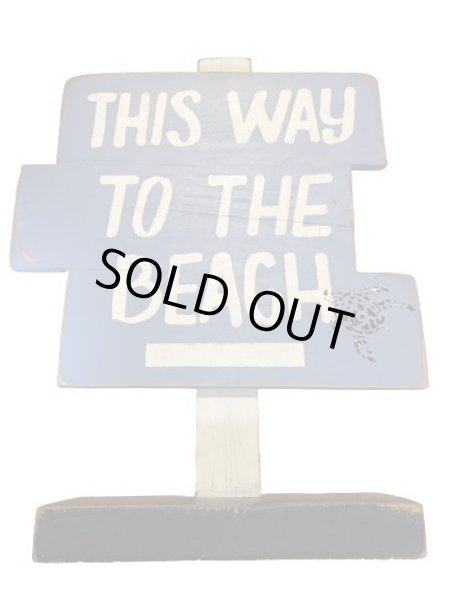 画像2: THIS WEY TO THE BEACH|ハワイアン木製看板【中古品】 (2)